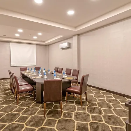 Nashira Hotell 4*